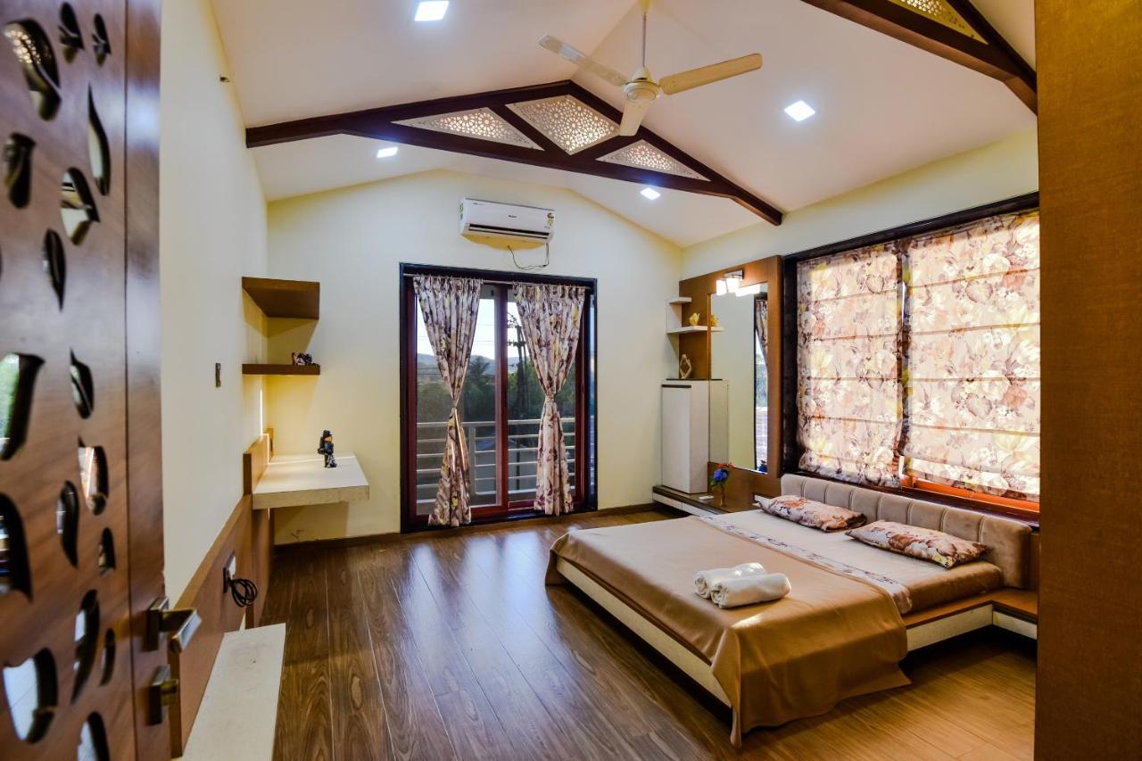 Lifeline Villas - Luxurious Taraangan 4 Mountain View Villa With Biggest Pool And Huge Open Area Lonavala Buitenkant foto