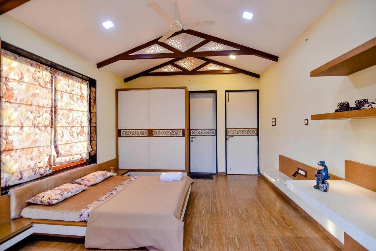 Lifeline Villas - Luxurious Taraangan 4 Mountain View Villa With Biggest Pool And Huge Open Area Lonavala Buitenkant foto