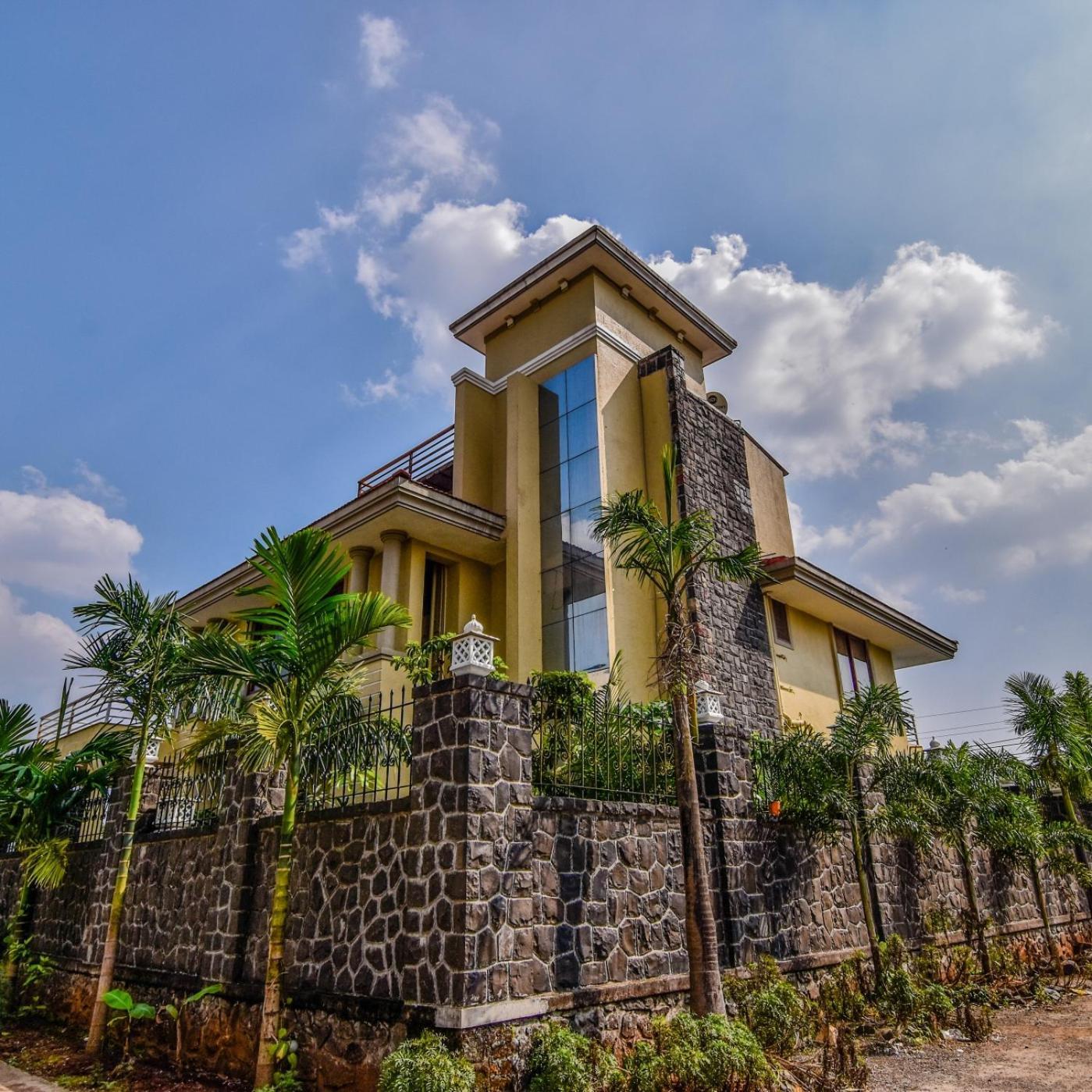 Lifeline Villas - Luxurious Taraangan 4 Mountain View Villa With Biggest Pool And Huge Open Area Lonavala Buitenkant foto